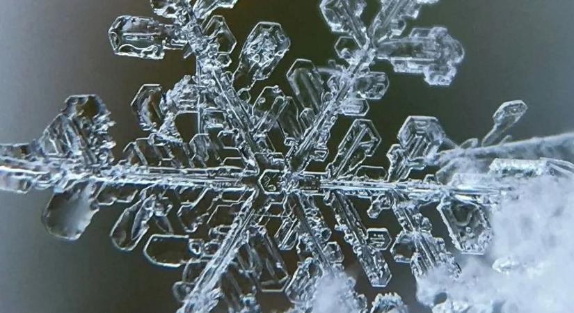 Alig hittek a szemüknek: 20 centiméteres hó esett le, elő kellett szedni a hókotrókat a szomszédban