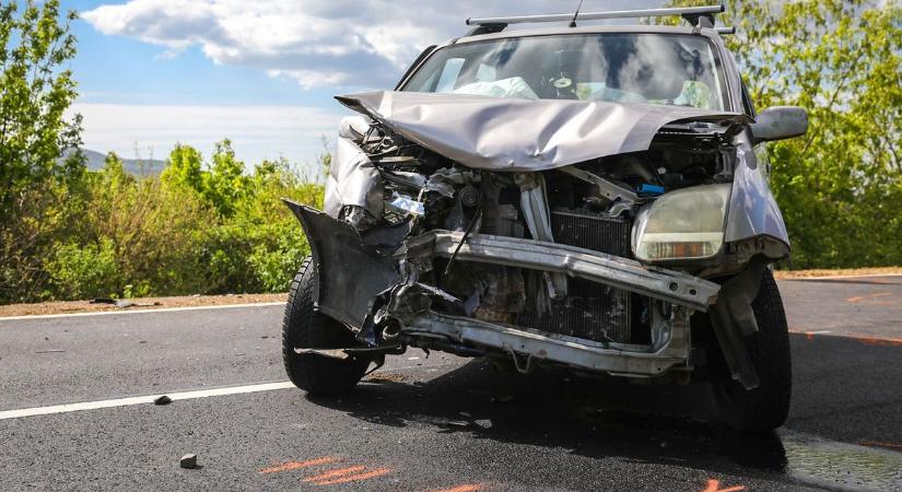 Hárman sérültek, de mások is segítségre szorulnak