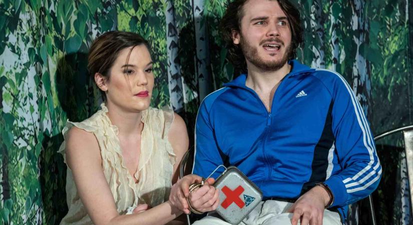 FÜGGÖNYÖK MÖGÖTT Csehov: Sirály / Vörösmarty Színház, Székesfehérvár