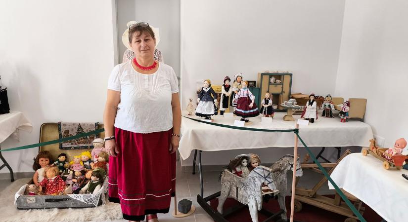 Szüleink-nagyszüleink gyermekkorának nyomában - Régi játékok lepik el Pannonhalmát - fotók