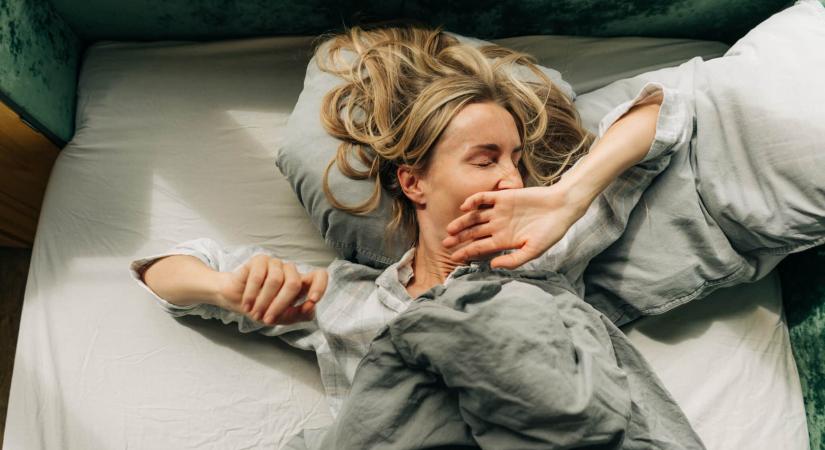 Pizsamában alszol? Lehet, hogy éppen ezért forgolódsz nyugtalanul éjszaka