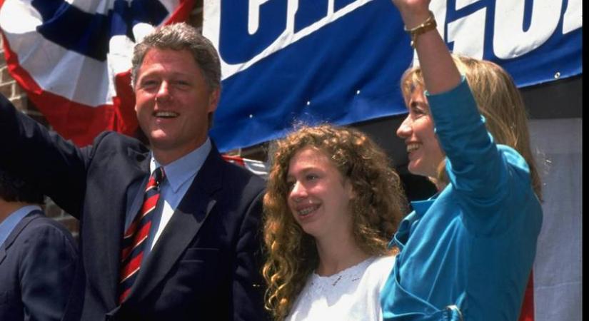 Bill Clinton lányát tiniként csúfolták külseje miatt: 46 évesen elképesztő formában van