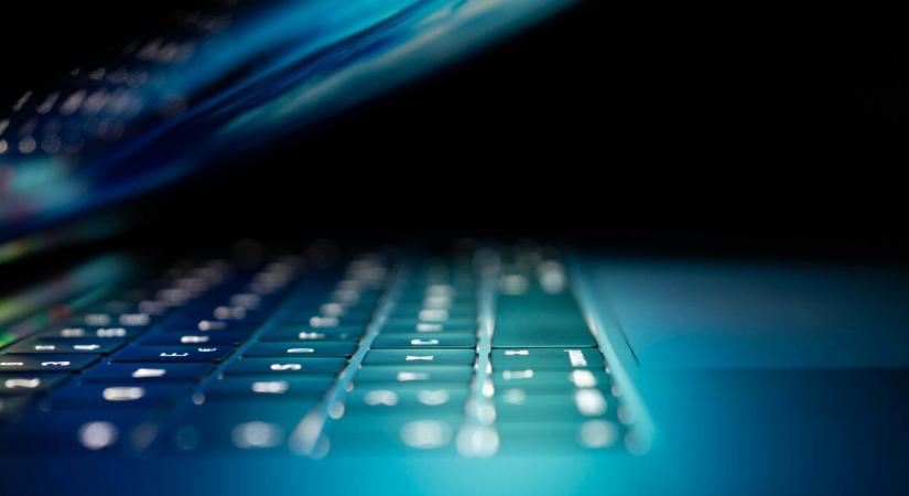 Erőteljes „hacktivista támadásokkal” nézhet szembe Nagy-Britannia