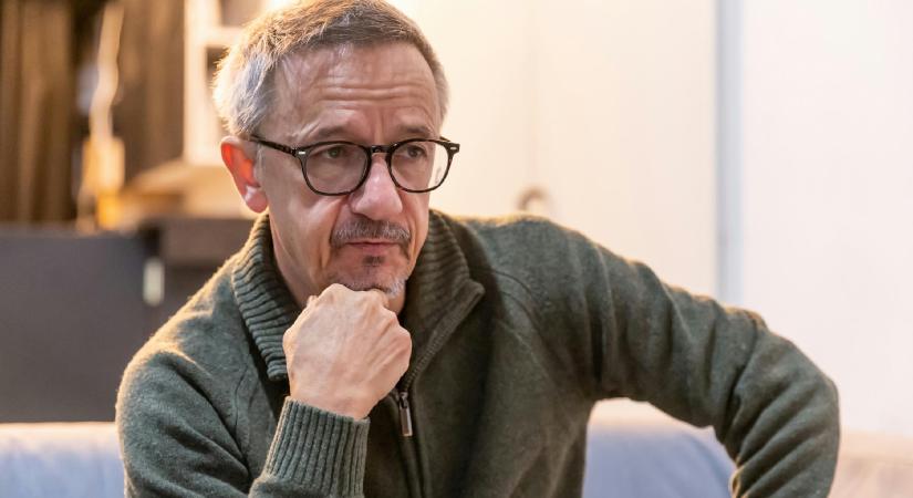 Rainer M. János: Mit mutatott fel válaszul a megcélzott ifjú nemzedék? Egy nagy középső ujjat. Most tényleg, megérte?