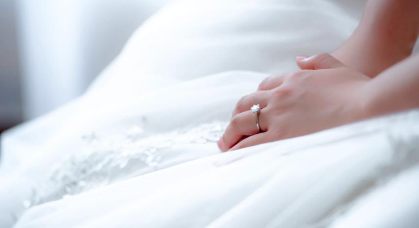 Férjhez megy a magyarok kedvenc énekesnője - Kiderült, melyik városban