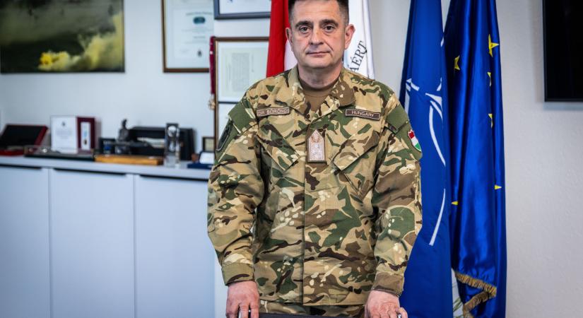 Olyan politikai térbe került a honvédség, ahol semmi keresnivalója – mondja a vezérkar főnöke a HVG-nek