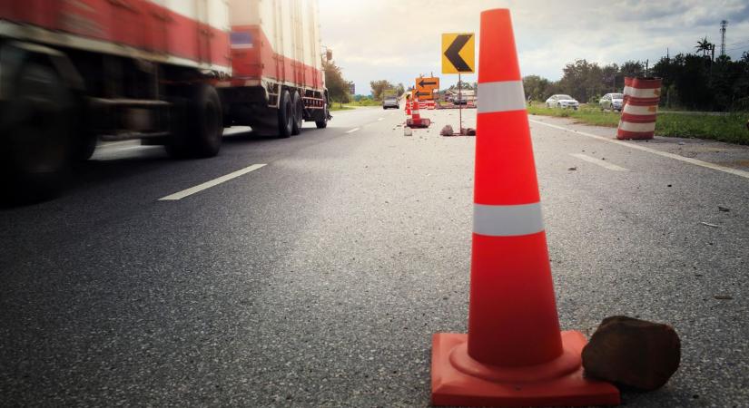 Több helyen is korlátozás mellett halad a forgalom