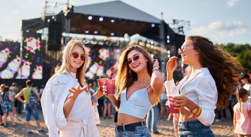 Ezt viseljük idén a fesztiválokon: 8 inspiráló outfit a Coachelláról