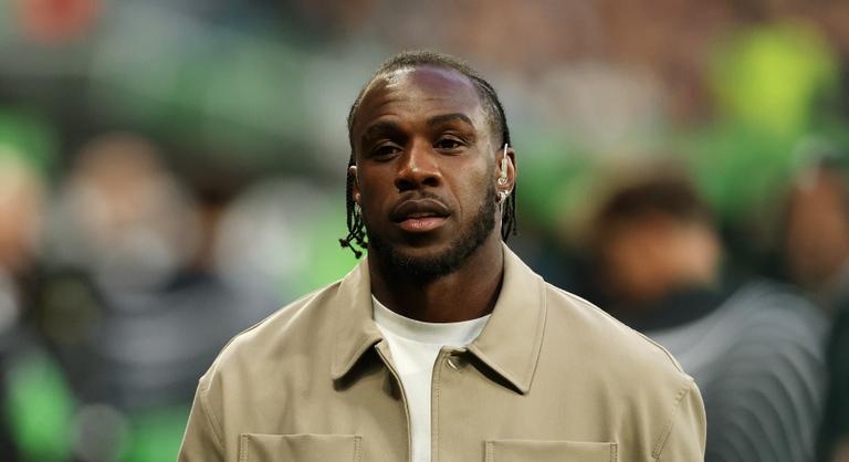 Csodával határos módon élt túl egy autóbalesetet a futballsztár, de úgy tűnik, semmit nem tanult belőle