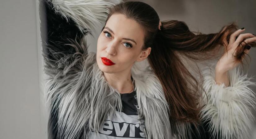 „Én már az első közös karácsonyunkon tudtam, hogy autista, amikor egy hosszabbítót kaptam tőle ajándékba” – Kihívások és felismerések a neurodivergens párkapcsolatokban. Interjú