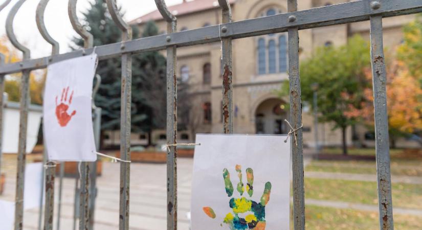 Nem hívta vissza a rendőröket a Belügyminisztérium a budapesti gyermekotthonokból