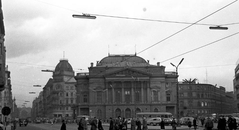 „Ez egy politikai döntés volt” – Bosszúból felrobbantották a Nemzeti Színházat