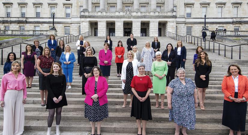 Több nőt a politikába! A női kvóta a megoldás?