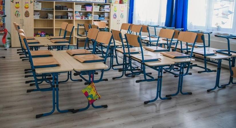 Szülők figyelem! Ezeken a napokon legálisan maradhatnak otthon a gyerekek májusban