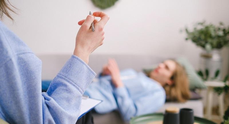 Luxus a mentális egészség? – Egy havi minimálbér nem elég a terápiára