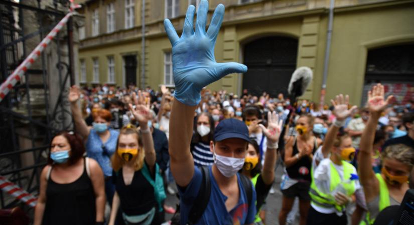 Önszerveződnek az SZFE hallgatói, a vezetőség retorzióval fenyeget