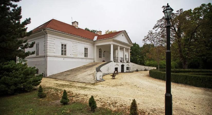 Több mint húsz kúria egyetlen városban – Dabas a tavasz legizgalmasabb úti célja