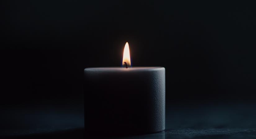 Gyászol az ország: elhunyt a szeretett rádiós műsorvezető