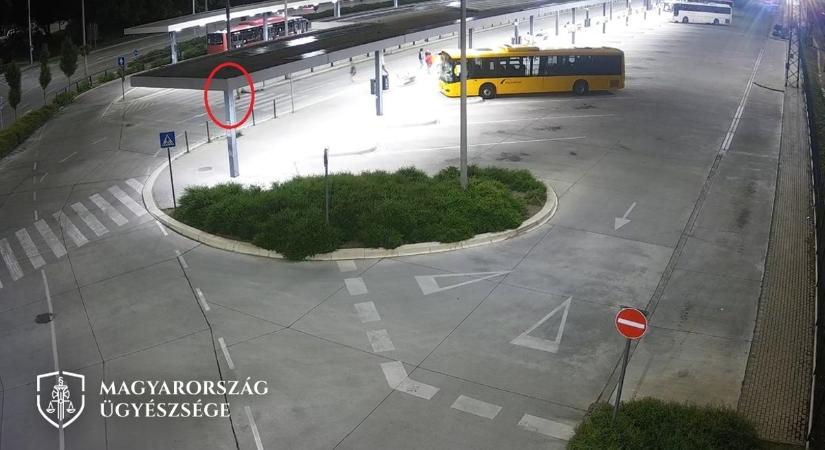 Részeg tizenéves terrorizálta az utasokat a kaposvári buszpályaudvaron