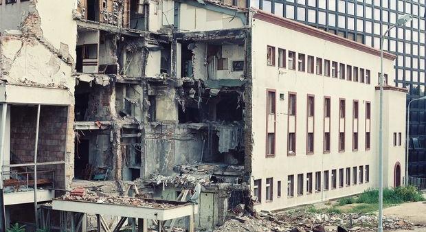 27 éve, hogy találat érte a köztévé épületét