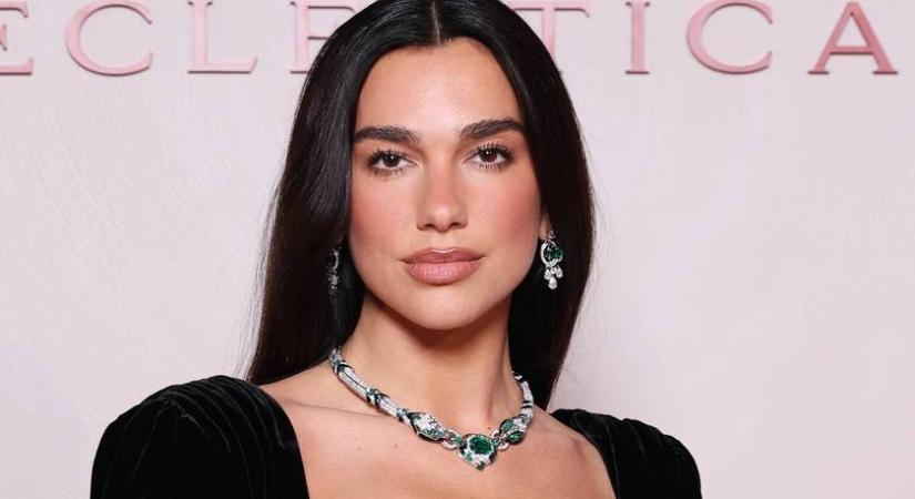 A magyarok kedvenc énekesnője férjhez megy: hollywoodi sztár vőlegénye 2 év után veszi el