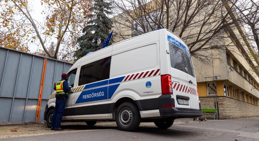 Még mindig látogatják a rendőrök a fővárosi gyermekvédelmi intézményeket