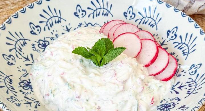 Villámgyors, tavaszi tzatziki retekből: a klasszikus recept újragondolva
