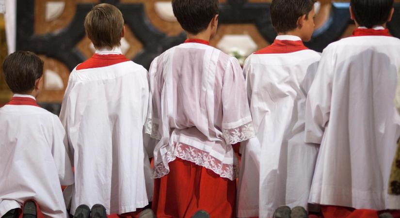 Az El País átadta a Vatikánnak a hatodik tényfeltáró anyagot a papi pedofíliáról, választ eddig egyikre sem kapott