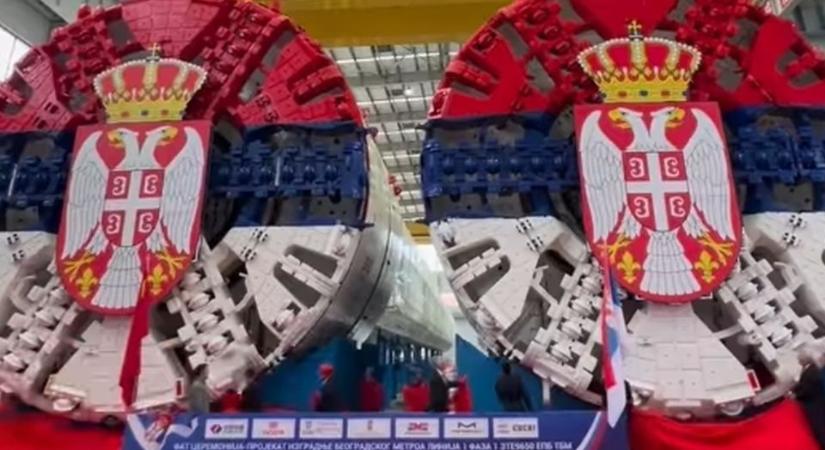 Elkészültek a belgrádi metróalagutat vájó „vakondok”