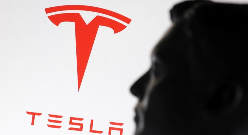 Még a végén visszaküzdi magát a mélyből a Tesla