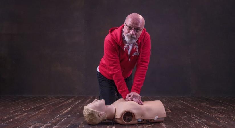 Dr. Zacher Gábor megmutatja! Egy perc alatt kiderül, hogyan lehet életet menteni