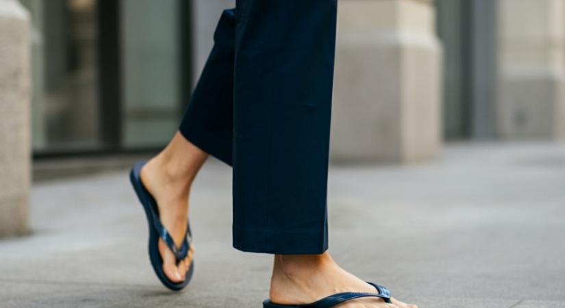 A strandtól a vörös szőnyegig – így váltak a flip-flopok a legstílusosabb darabokká