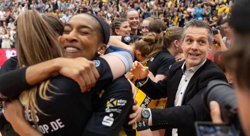 Döbbenet: magyar edzőt ünnepel Németország, csodát emlegetnek!