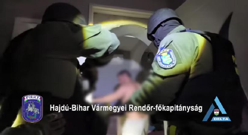 Összehangolt akcióban ütöttek rajta a debreceni dílereken