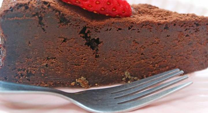 Lisztmentes csokoládétorta: 3 hozzávalóból készül