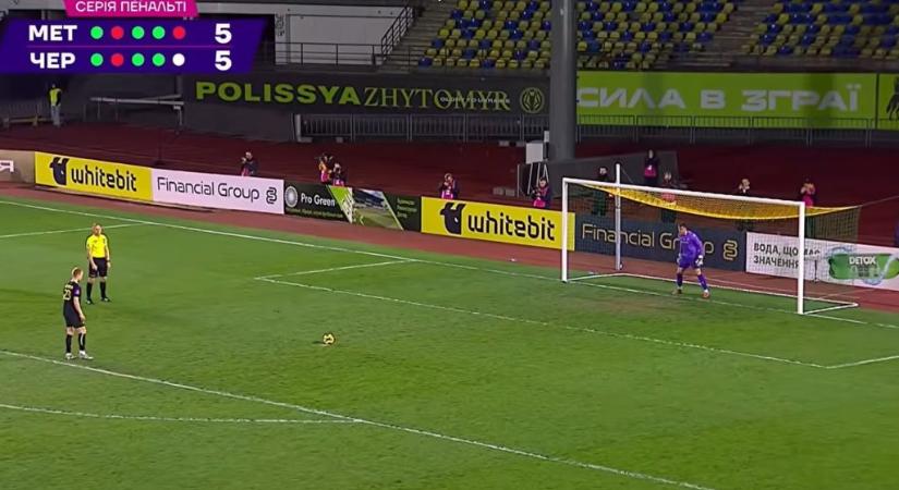 Ez aztán a csoda: a 4. perctől emberhátrányban játszva, kapura lövés nélkül jutott kupadöntőbe a kiscsapat