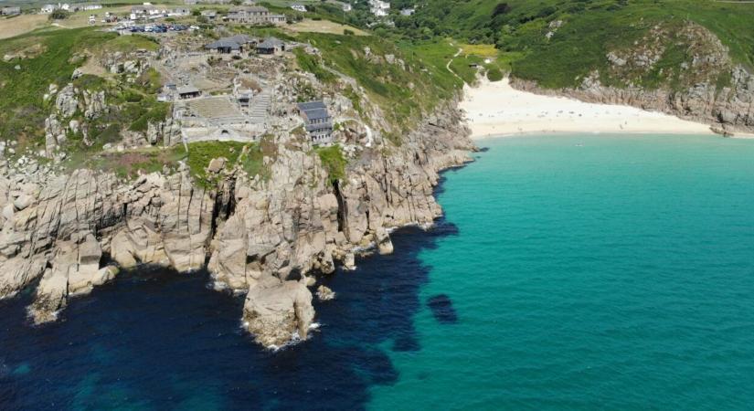 Beszáll a vendégek benzinpénzébe egy luxushotel