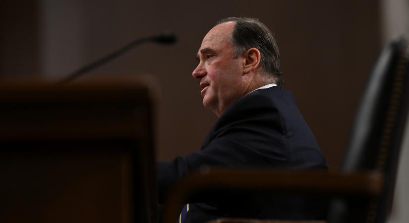 Tisztogatási hullám a Pentagonban: menesztették az Egyesült Államok haditengerészeti államtitkárát