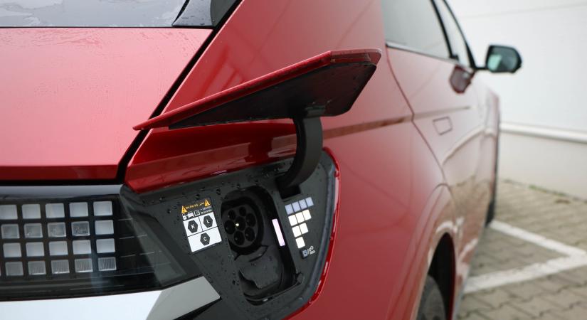 Olyat tettek a villanyautók az eladásokkal, amire nagyon régóta nem volt példa