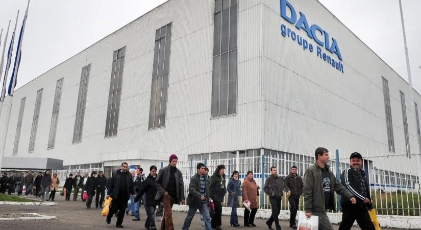Zuhanórepülésben a románok büszkesége – jelentősen visszaesett a Dacia eladása