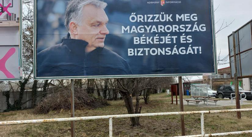 Rendkívüli bejelentés jöhet: Rács mögé kerülhetnek a fideszes óriásplakátok kitalálói