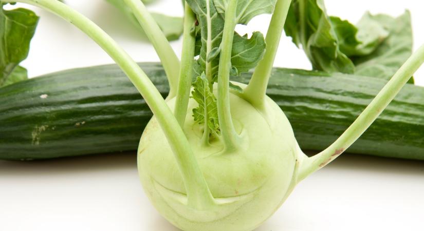 Felejtsd el a fás, ehetetlen zöldséget: így vett a nagyim mindig ropogós, friss karalábét a piacon