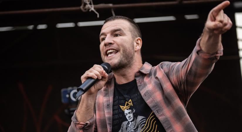 Molnár Áron brutálisan kiosztotta Szijjártó Pétert: „A szó, amit nem találtok: bocsánat, hogy átb*sztuk a szavazóinkat!”