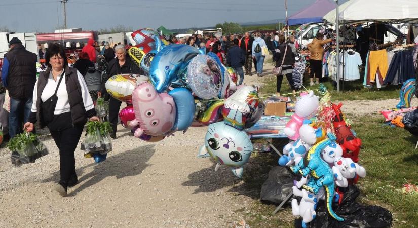 Kivonult a hatóság az ónodi vásárba, több terméket is megsemmisítettek