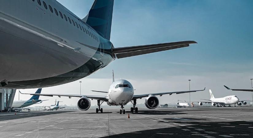 Kőkemény változást jelentett be a népszerű légitársaság: ekkortól lép életbe