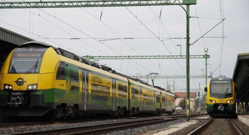 Napokig vágányzár lesz a Győr-Celldömölk vonalon: menetrendváltozások, pótlóbuszok jönnek