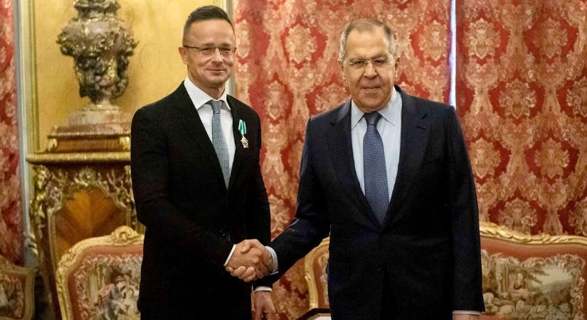Szijjártó: nem beszélt a fiaival háborúról, és nem vállal felelősséget Mészáros gazdagodásáért, orosz befolyás pedig nincs