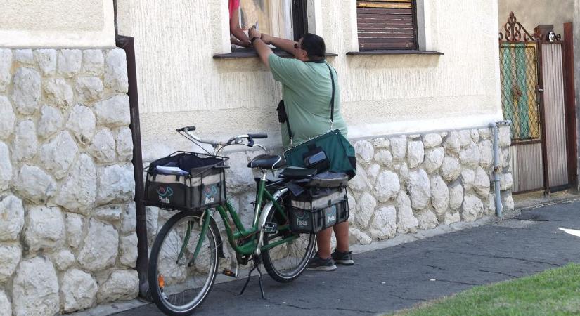 Itt a nagy nyugdíjtérkép: kiderült, mennyit hoz a postás a vármegyében élő időseknek
