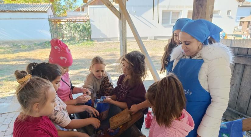 Jön a Tájházak Napja! Ingyenes közösségi programokkal várják a látogatókat a Jászkunságban is