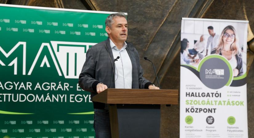 60 millióért bérel autókat Mészárosék cégétől és a Mercariustól az agráregyetem